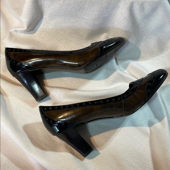 Ruby and Bloom Black and Brown Patent Leather Heels rounded toe like new - Picture 7 of 14